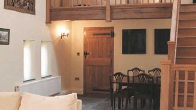 NormansBarn (1)