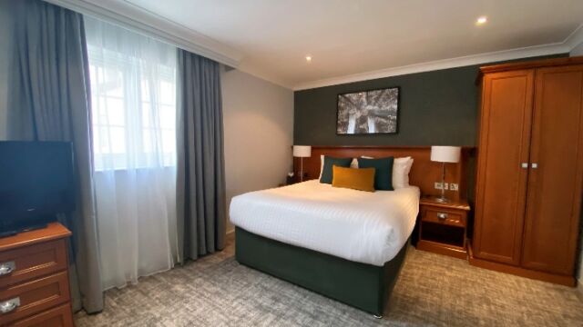 Yew Lodge Hotel