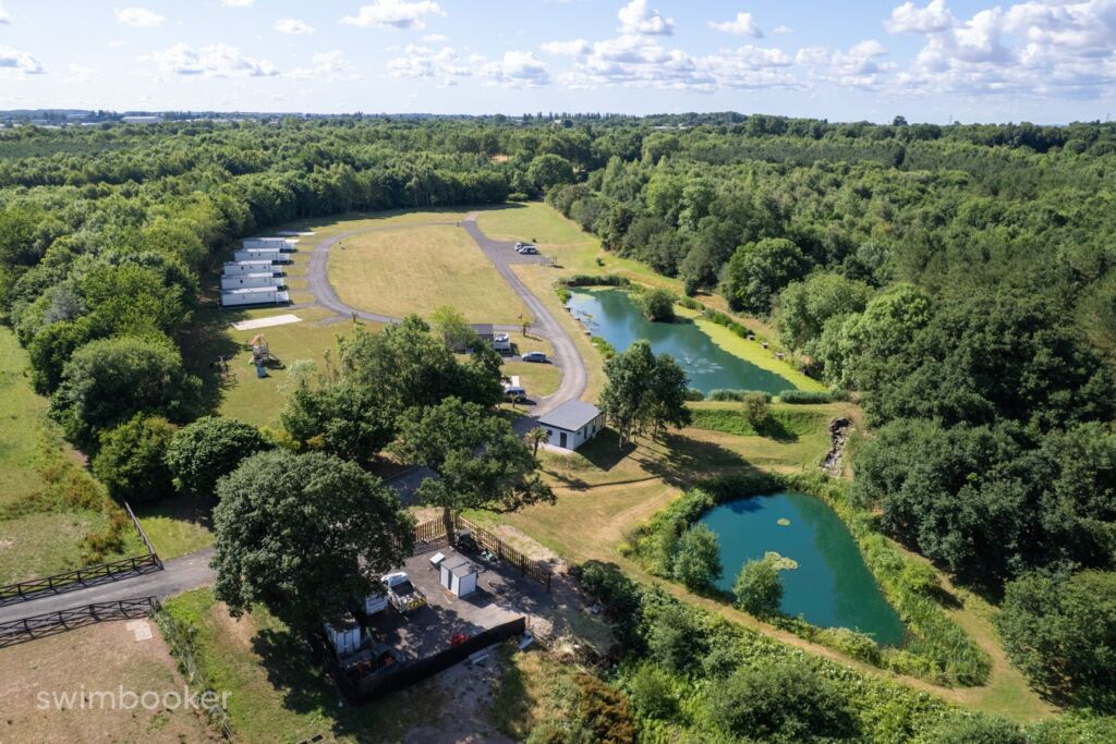Swanlake Lodges